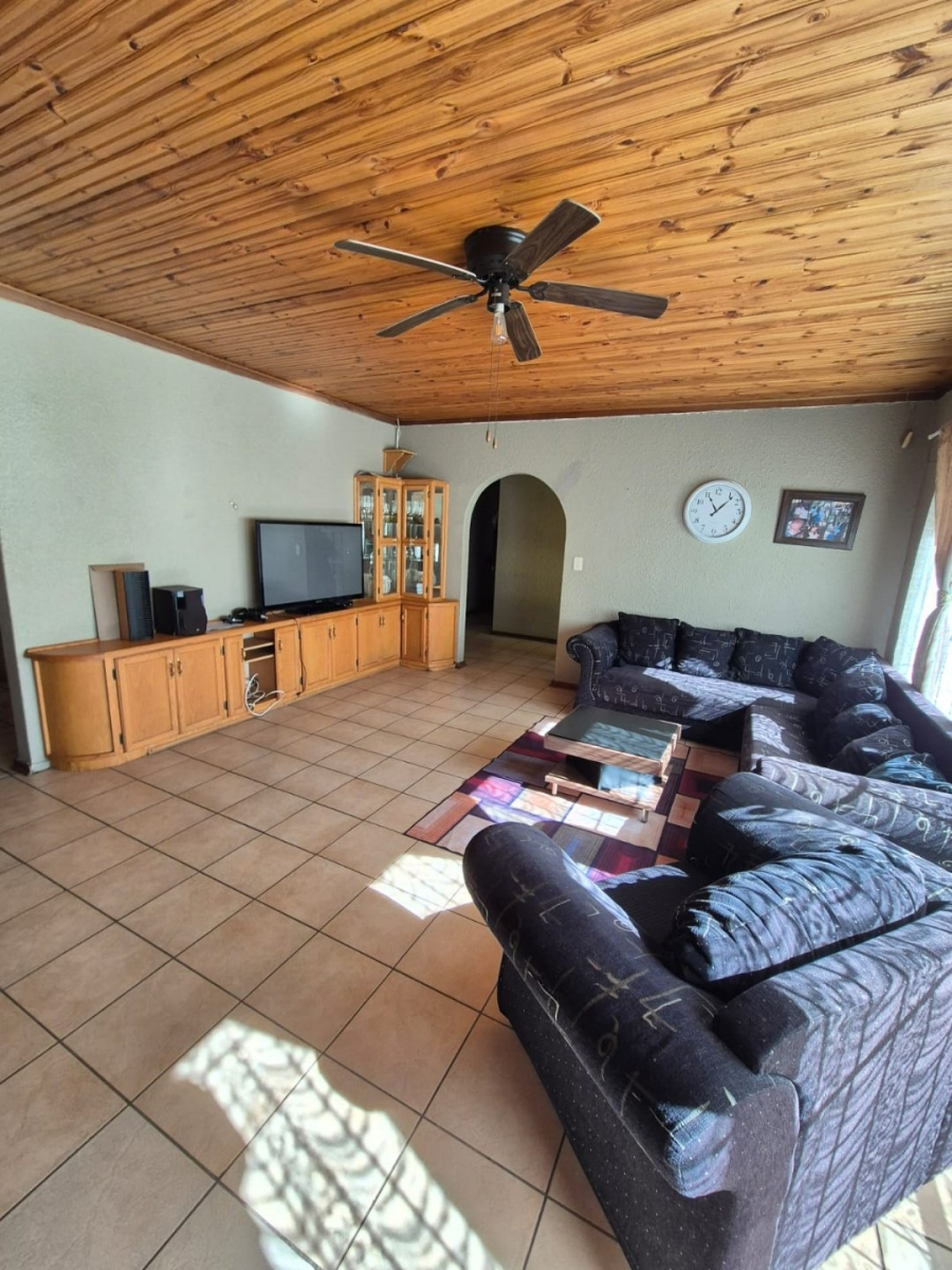 To Let 3 Bedroom Property for Rent in Universitas Ridge Free State